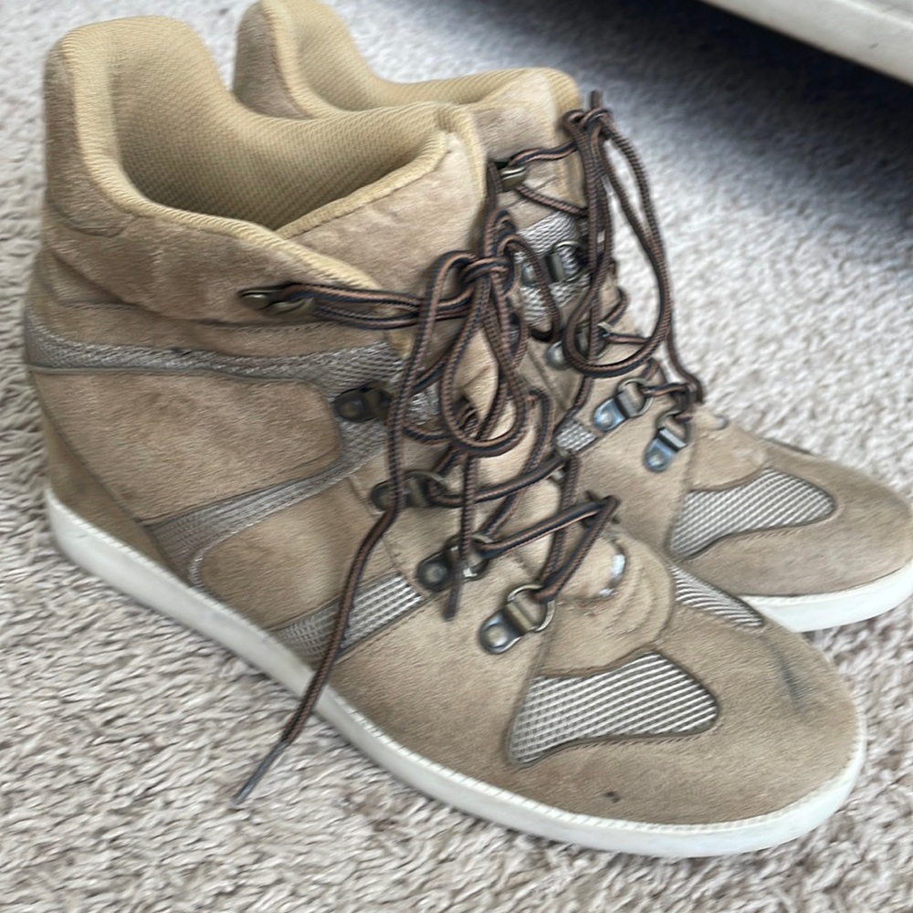 Sneaker wedges